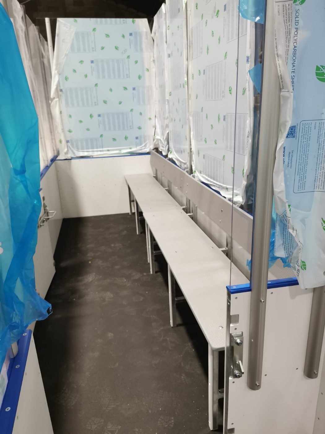 Player and penalty cabin with bench and polycarbonate